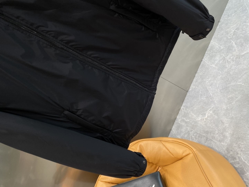 Pra*a outwear